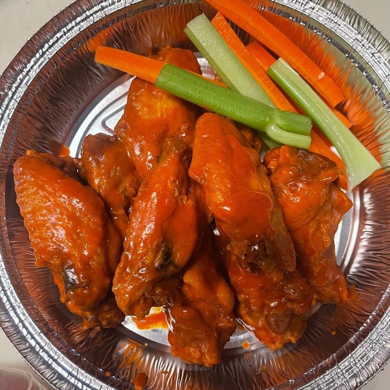 Classic Traditional Wings: A Crowd Favorite