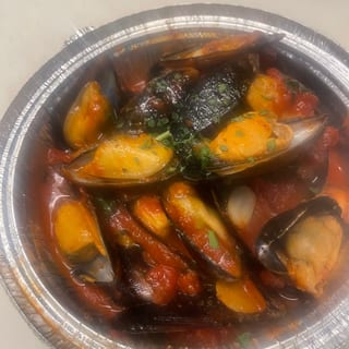 Mussels Marinara with Linguine