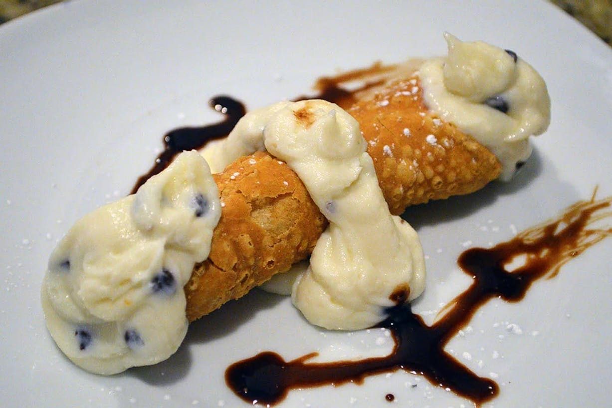Cannoli.
